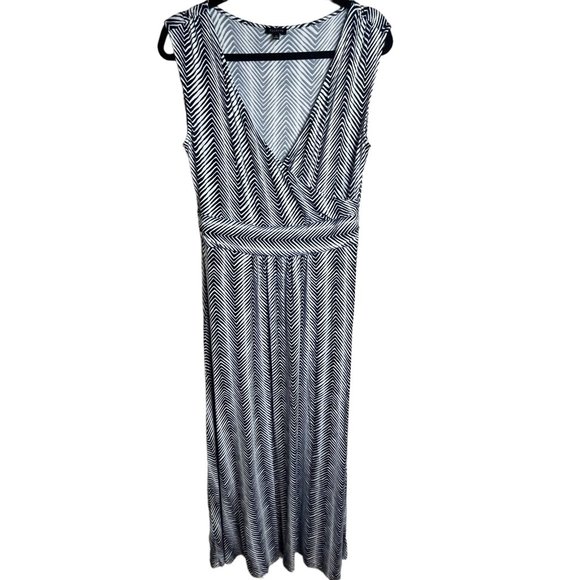 Talbots Sleeveless Chevron Stripe Maxi Dress Stretch Navy Blue White Size Medium - Picture 1 of 9
